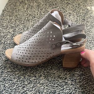 Sophia Milano Anthropology Perforated Grey Suede Block Heels Size 9.5